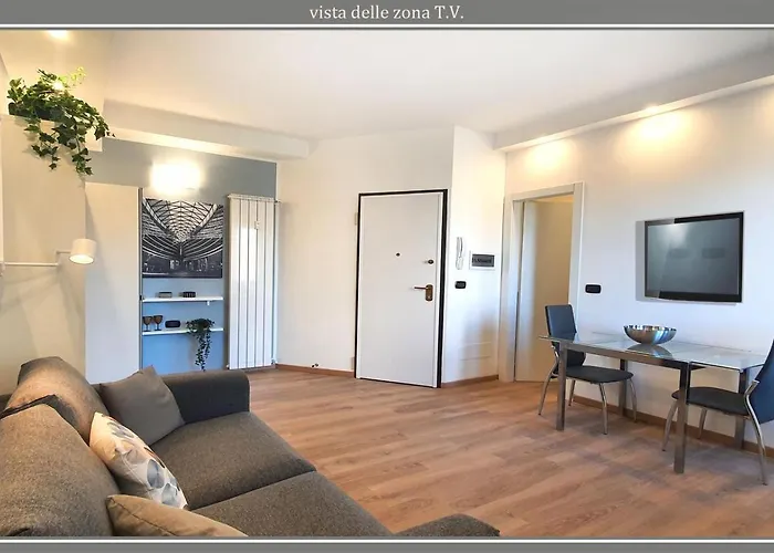 Etienne's Comasina *